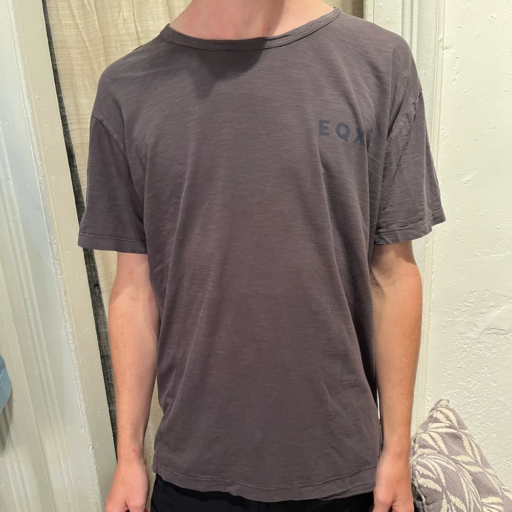 Equinox grey tee